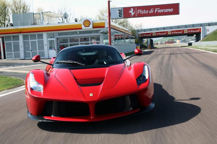  Ferrari LaFerrari 2015 года  (фото 18 из 56)